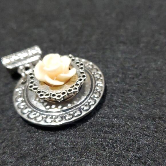 Vintage pendants, set of 2, 1 3/4" & 2", Pre-loved - Picture 2 of 5